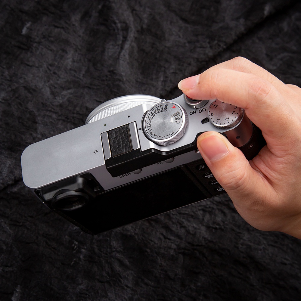 X100VI グリップを強化富士フイルム X100V X10 - Fujifilm Camera X100Vi のレビューと価格